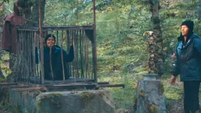 Screenshot from The Traitors Season 4 Episode 3 used as the featured image for who was murdered in episode 4 guide.