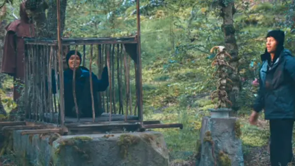 Screenshot from The Traitors Season 4 Episode 3 used as the featured image for who was murdered in episode 4 guide.